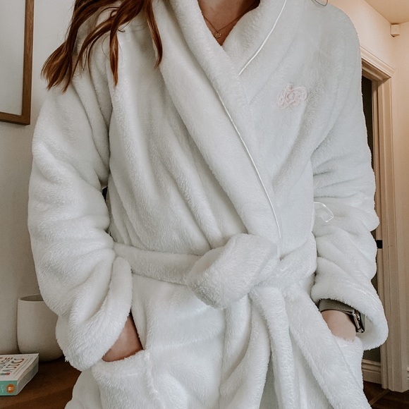 Victoria’s Secret Robe - Picture 2 of 2